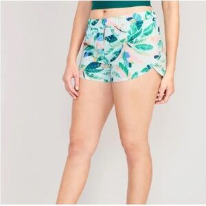 Old Navy Stretchtech Dolphin Hem Mid Rise Tropical Print Women's Shorts